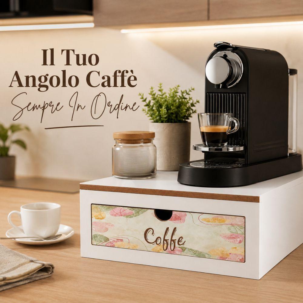 Porta cialde in legno accanto a macchina caffè con tazza, pianta e testo Angolo Caffè